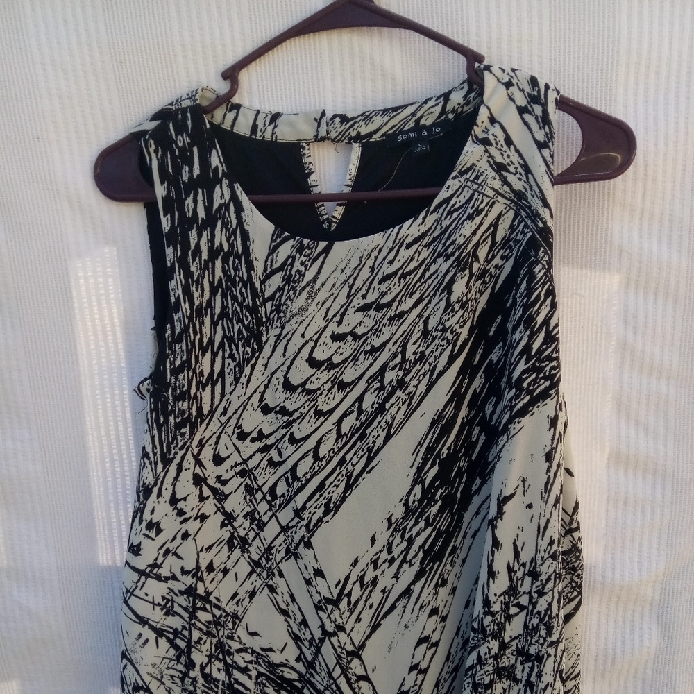 Black and White top